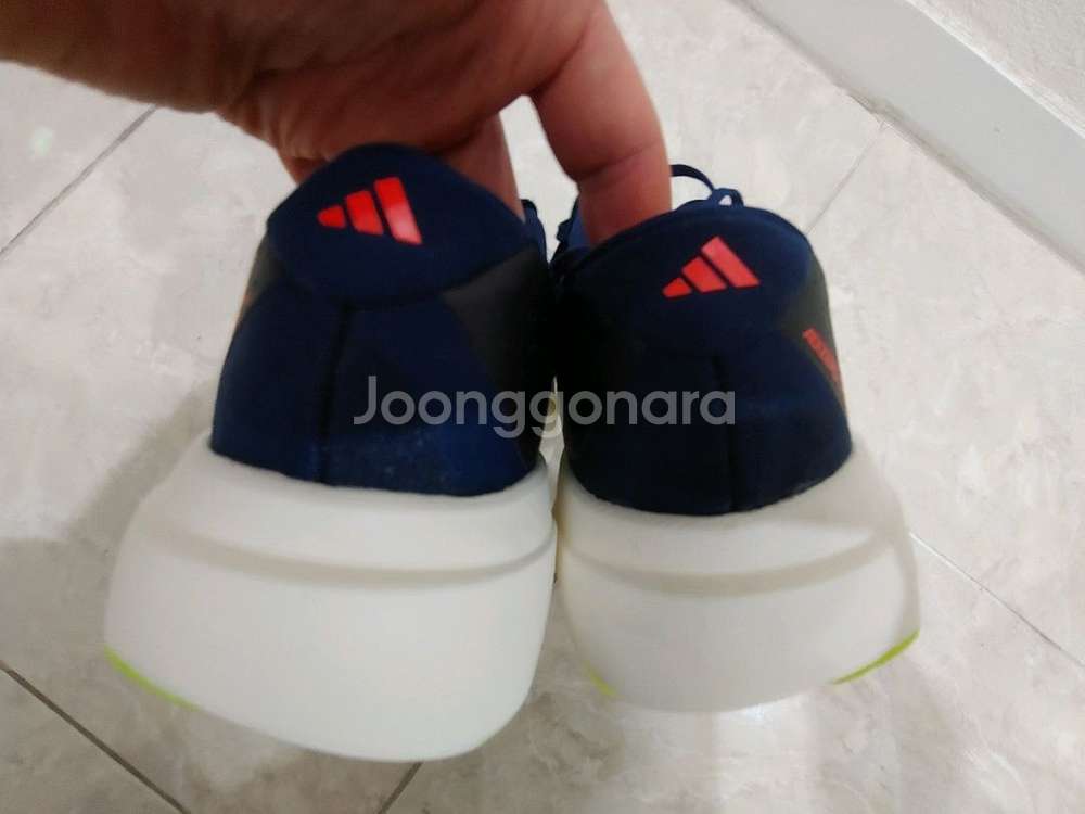 아디다스 evo sl. 265mm. jtbc 마라톤 티--4