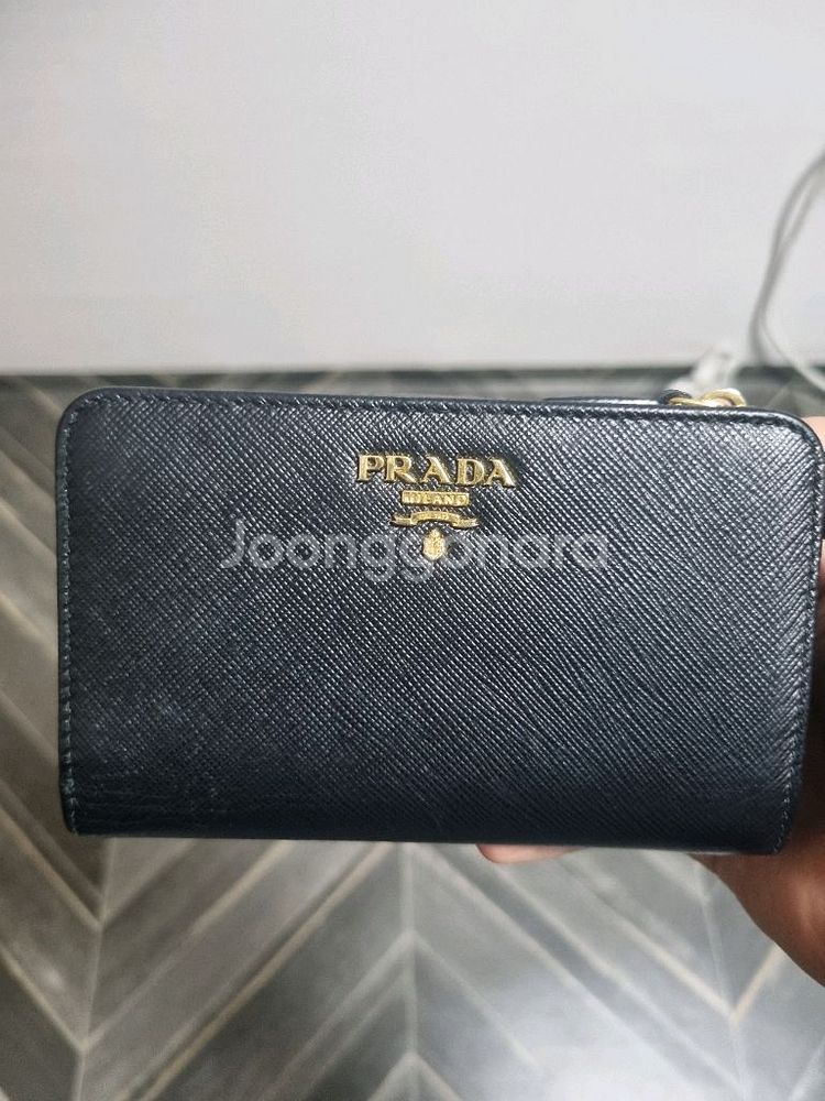 프라다 사피아노 중지갑 (급처분)--0