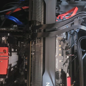 9070xt xfx 스위프트 블랙 3팬 팝니다