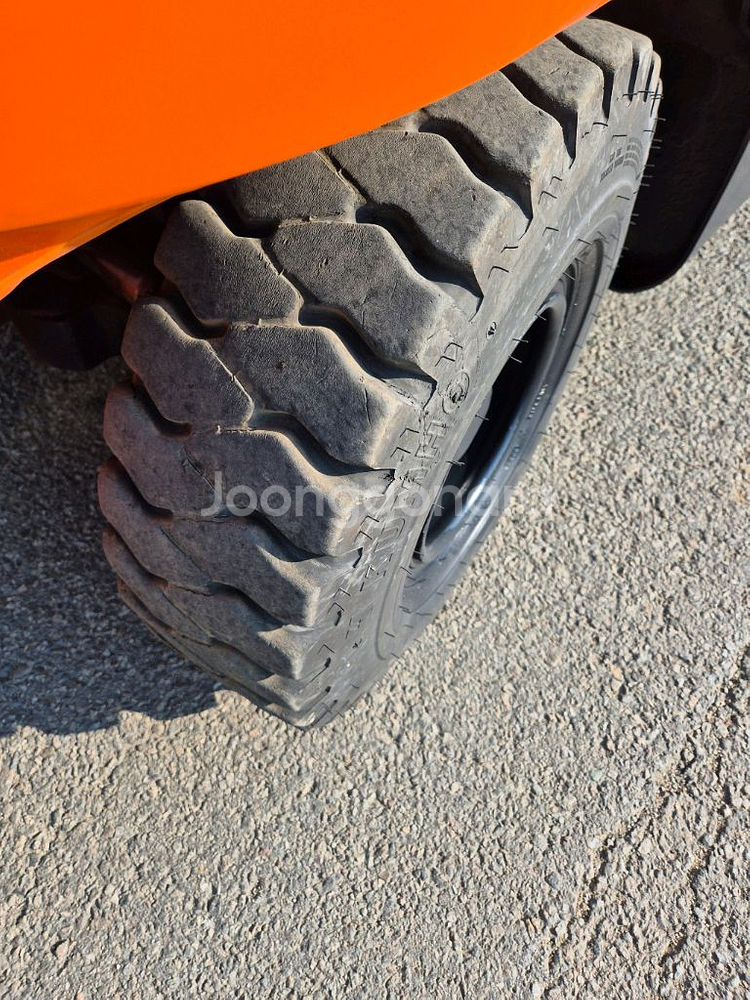 중고지게차 두산 프로5 3톤 자동발 싸이드쉬프트--8