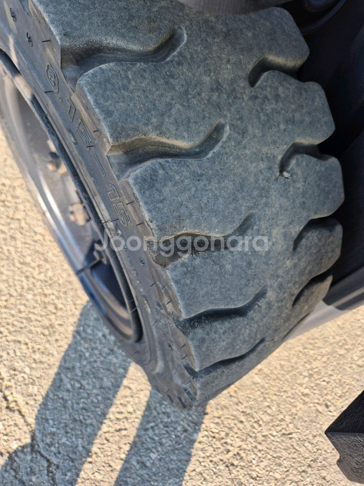 중고지게차 두산 프로5 3톤 자동발 싸이드쉬프트--9