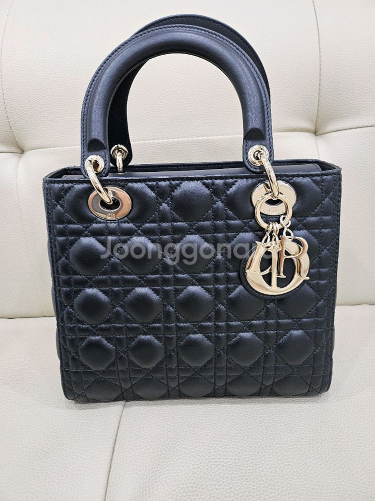 디올 레이디백 까나쥬 램스킨 미듐 M0565ONGE--1