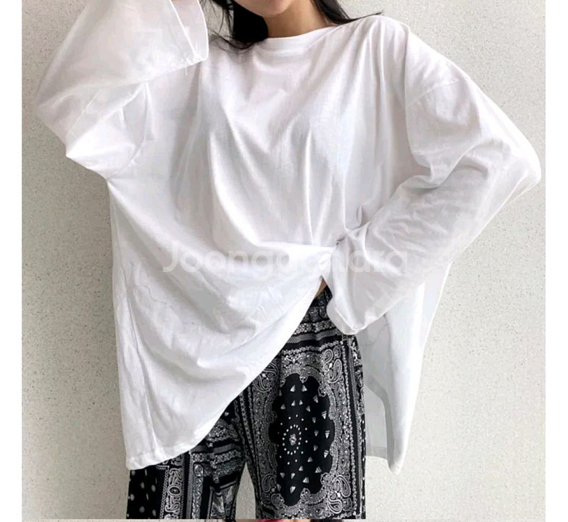 뒷트임 포인트 루즈핏 긴팔티셔츠(화이트1/블랙1)--5