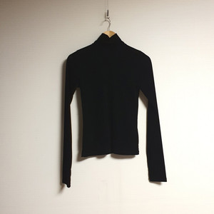 더일마 THEILMA 벨루아 탑 S 사이즈 24SS
