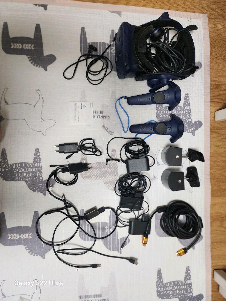 HTC VIVE PRO 풀셋 팝니다
