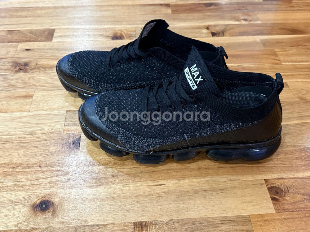 MAX SPORTS 검정 운동화 255--1