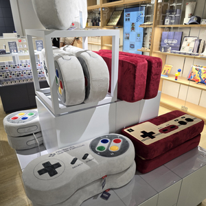 닌텐도 뮤지엄 한정 wii, 슈퍼패미컴 쿠션 팝니다.