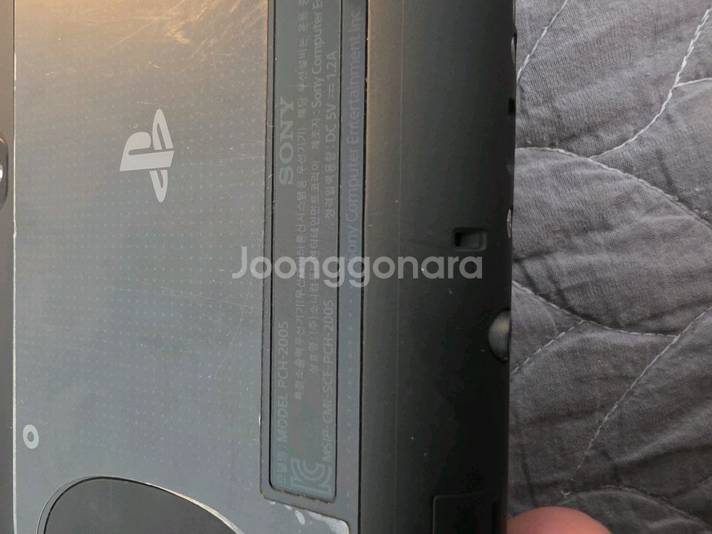 ps vita 2세대 팝니다 (본체만)--2