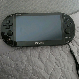 ps vita 2세대 팝니다 (본체만)