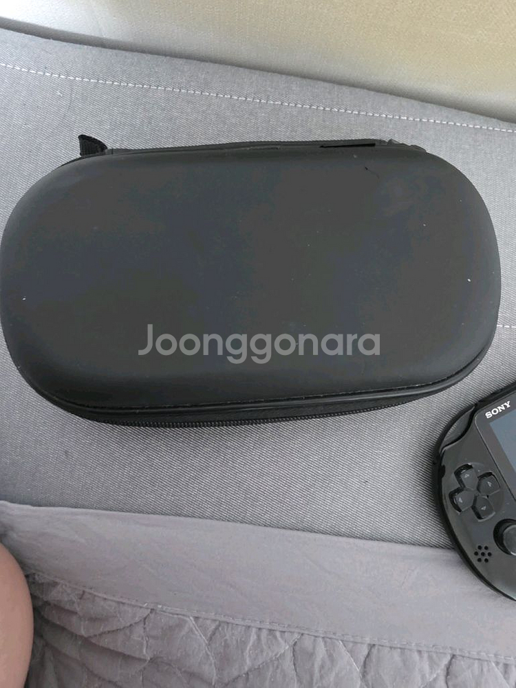 ps vita 2세대 팝니다 (본체만)--3