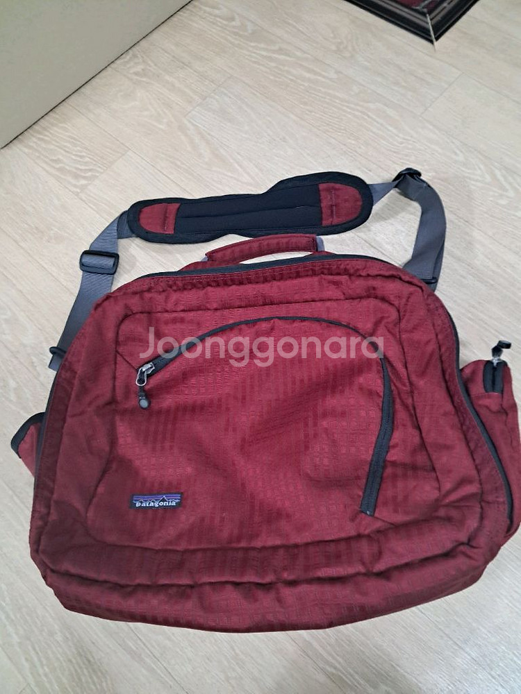 파타고니아 라이트 와이어 메신저백 레드--0