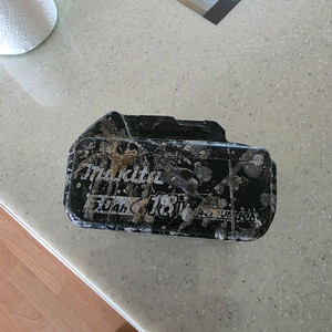 마끼다 베터리 18볼드 50암페어