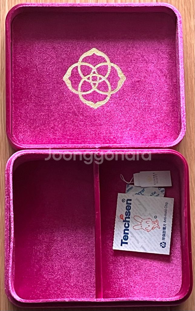 Kendra Scott 보석함 판매(새상품)--1