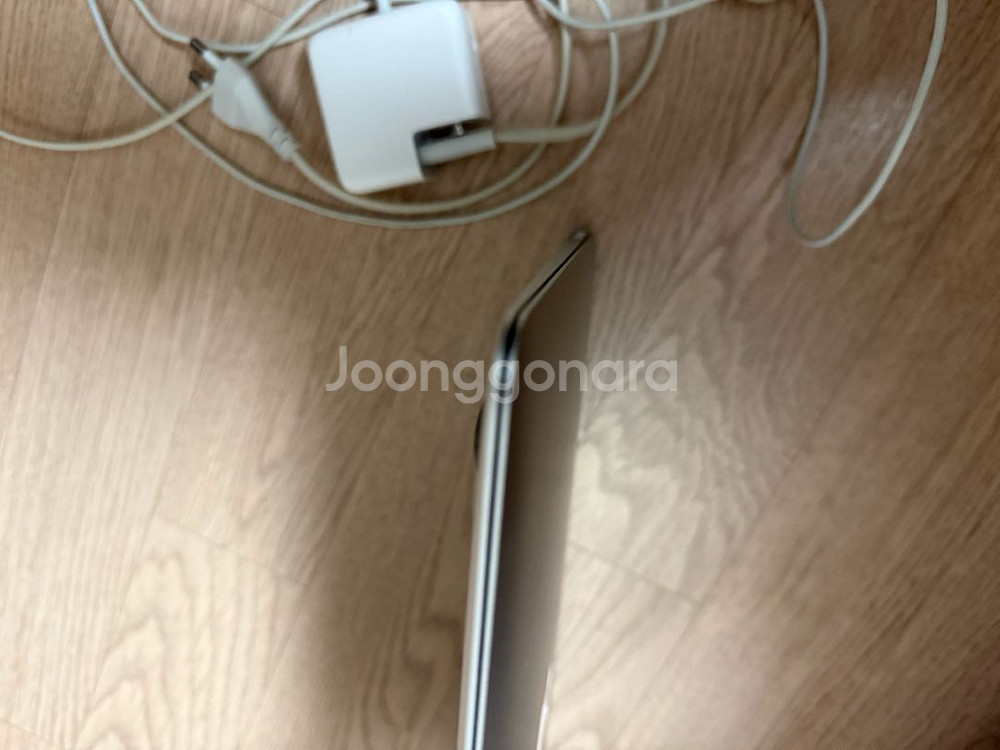 맥북에어13인치 2017년형 8gb 512gb 팝니다--6