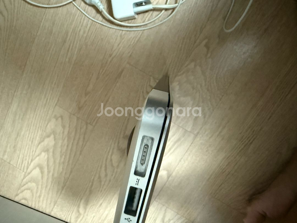 맥북에어13인치 2017년형 8gb 512gb 팝니다--5
