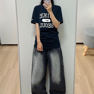 나이키 NSW 서울 블랙 화이트 반팔 티셔츠