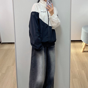 디스커버리 익스페디션 화이트 블랙 경량 바람막이 자켓