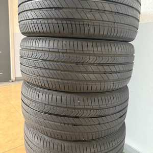 금호 Majesty Solus 타이어 245 45 18