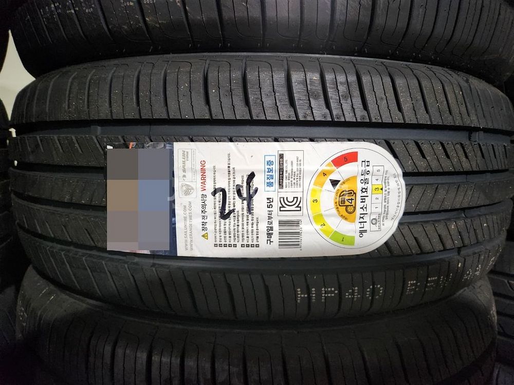 올뉴카니발 수입산 235 55 19 타이어판매--0