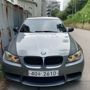 BMW320i