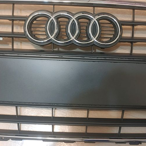 아우디 A4 B8 (신품급) 그릴 팝니다