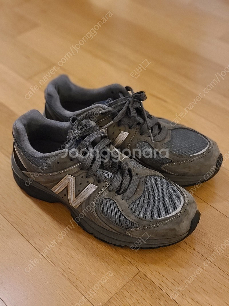 뉴발란스 2040GL1 275 신발 판매합니다.--1