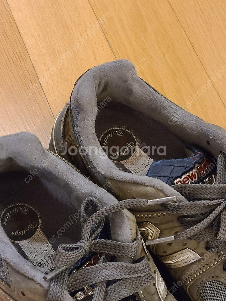 뉴발란스 2040GL1 275 신발 판매합니다.--2