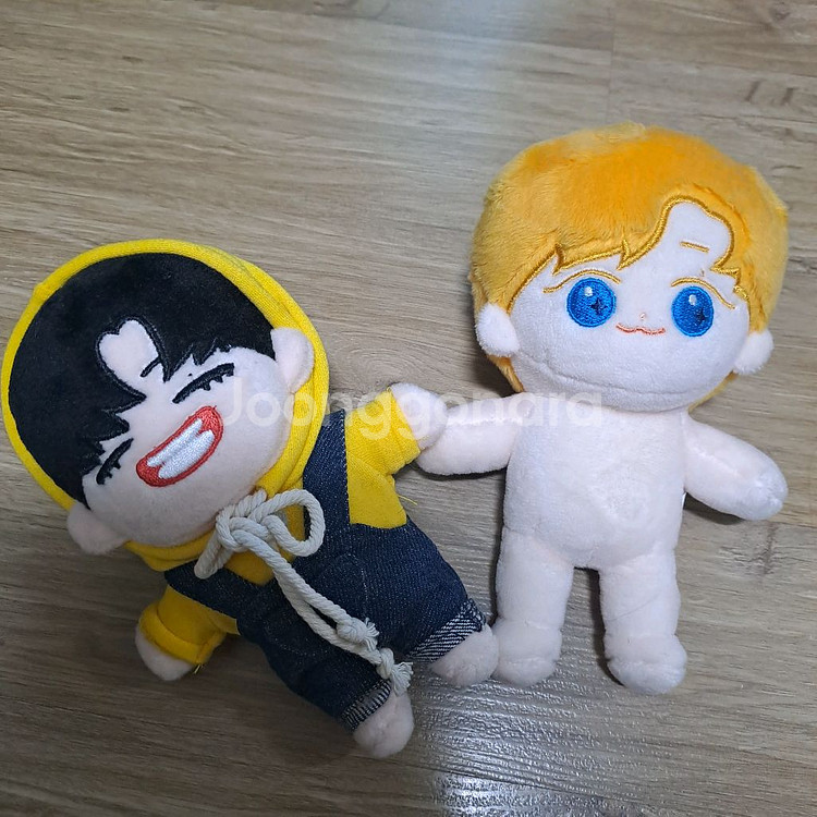 윤지성 인형 판매합니다--0