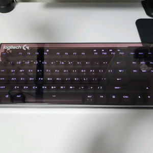 로지텍 Pro x Tkl 무선키보드 팝니다