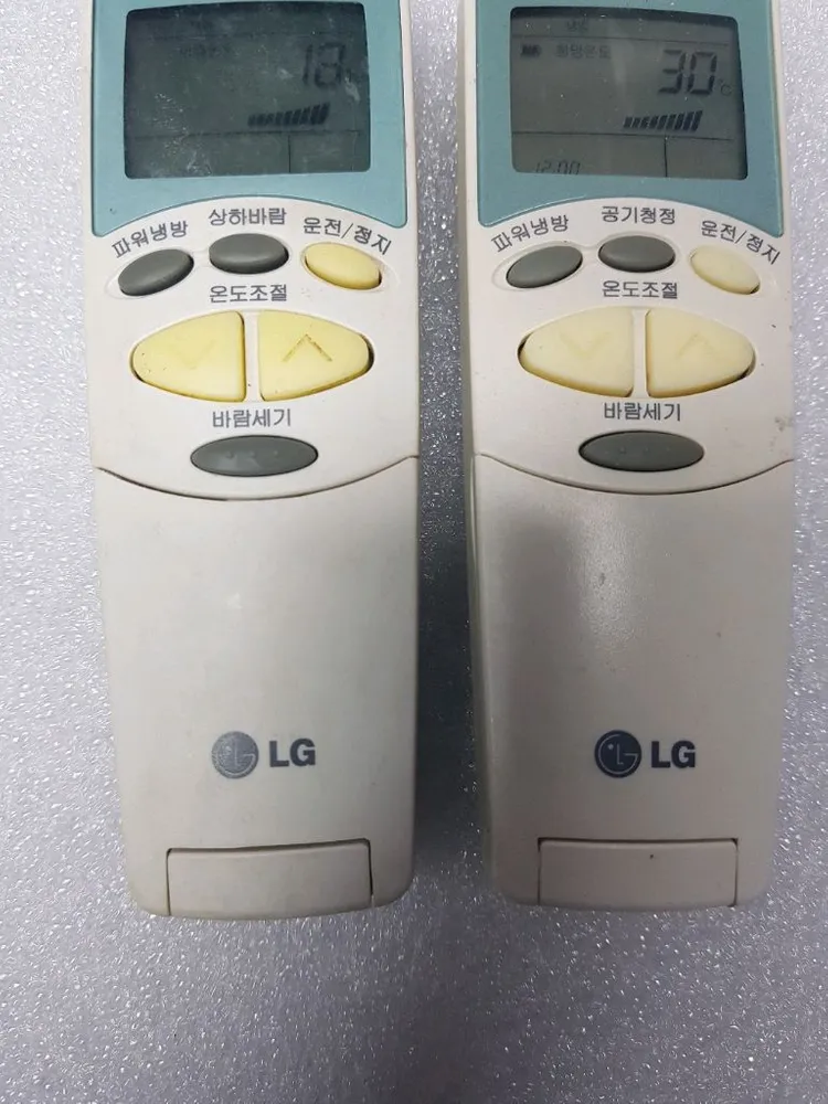 LG 에어컨 리모컨 2개 입니다 이미지