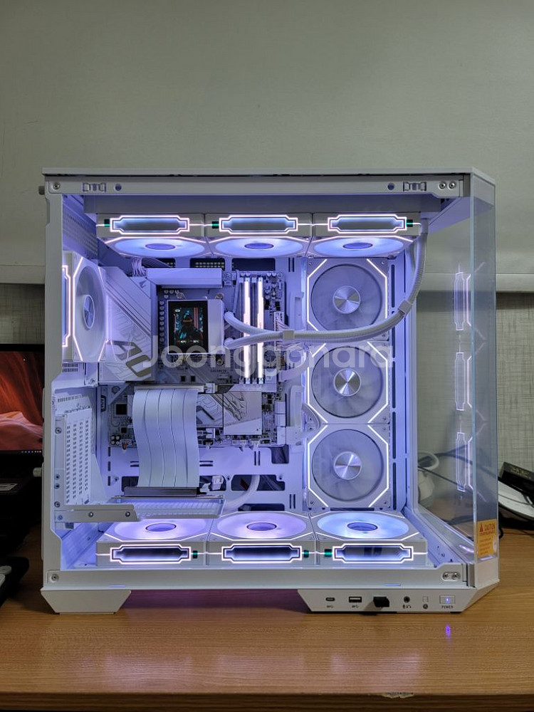 프리미엄 OC 화이트 9800X3D 반본체--0