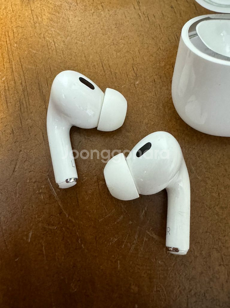 에어팟프로 2세대--1