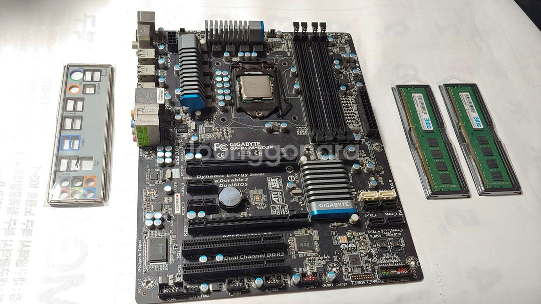 컴퓨터본체 데스크탑 팝니다.(i7 2600,16G등.)--1