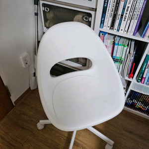 이케아 로베리에트 말세르 의자