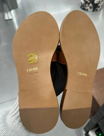 [정품] 셀린느 트리옹프 뮬 카프스킨 이미지