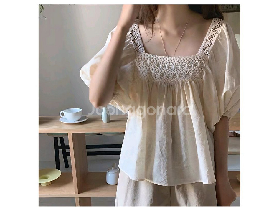 1+1 스퀘어넥블라우스 퍼프소매블라우스 스퀘어넥펀칭블라--5