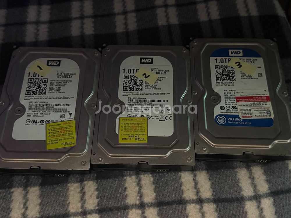 WD Blue 1tb 하드디스크 2개 팝니다.--0