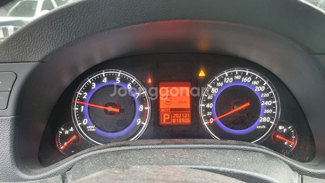인피니티 G37S 09년식 폐차로 부품 판매합니다--4