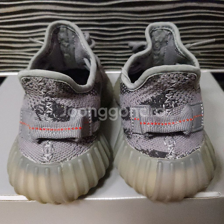 아디다스 이지 부스트 350 V2 벨루가 2.0--4