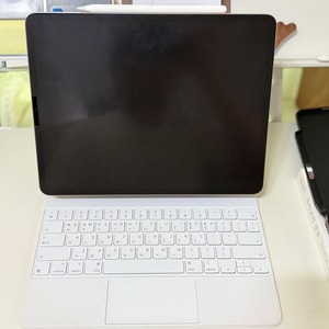 아이패드 프로 12.9인치 6세대 M2 매직키보드