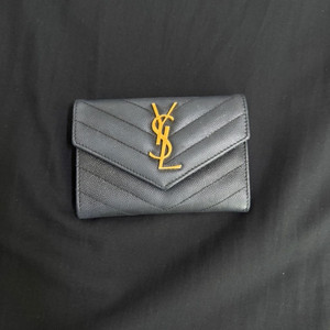 입생로랑 엔벨로프 카드지갑