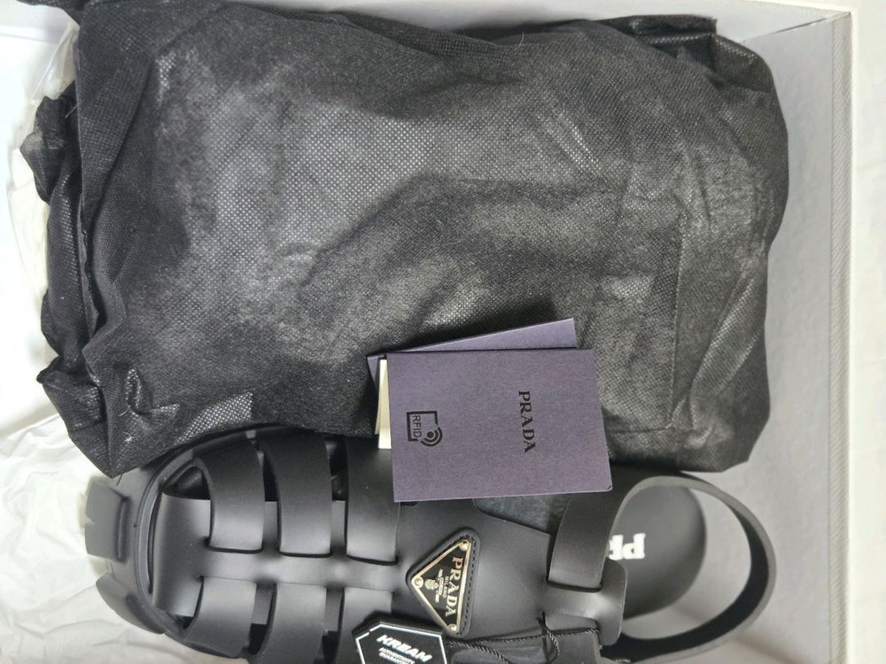 프라다 러버 샌들 블랙 5 사이즈새상품 이미지