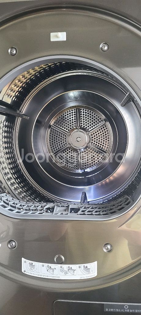 고급쇼파, 냉장고 에어컨, 세탁기 등등.--1