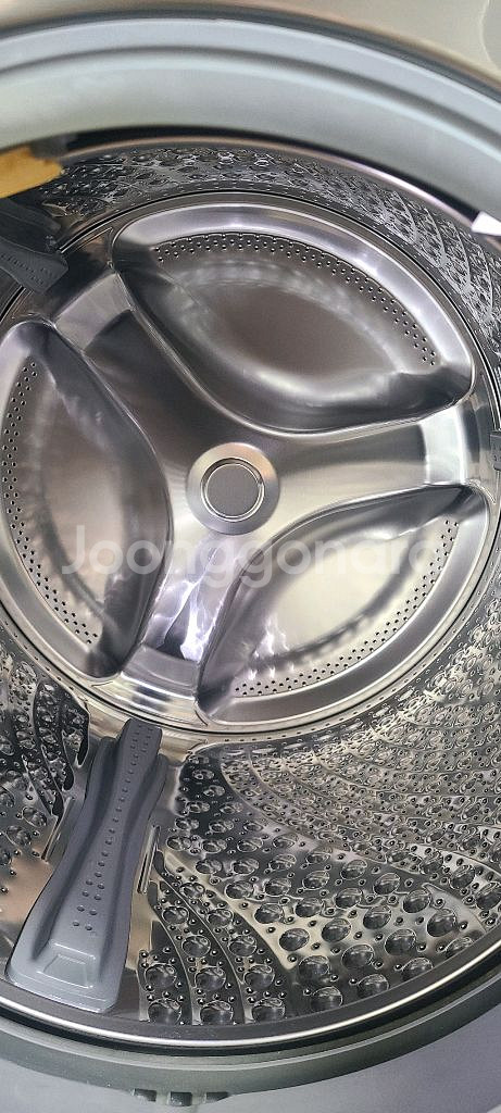 고급쇼파, 냉장고 에어컨, 세탁기 등등.--2