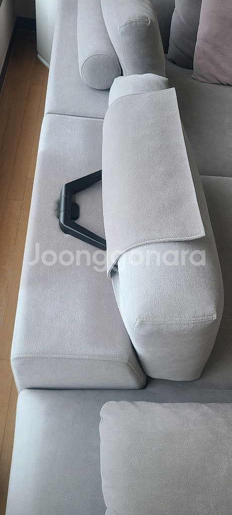 고급쇼파, 냉장고 에어컨, 세탁기 등등.--9