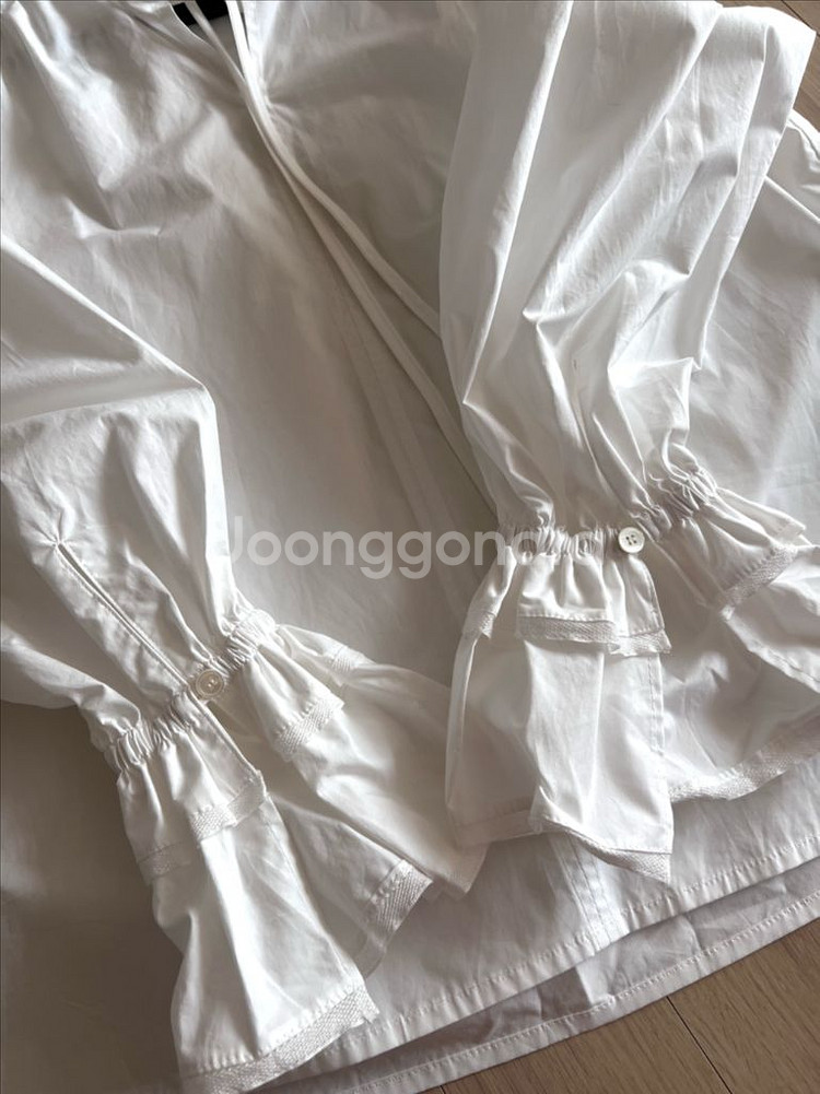 제평 베네띠 바스락 리본넥 퍼프 셔링 레이스 블라우스--6