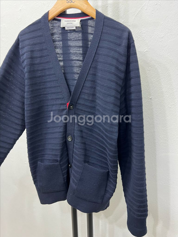 매장판정품) 톰브라운 여성 삼선 네이비 가디건 1--2