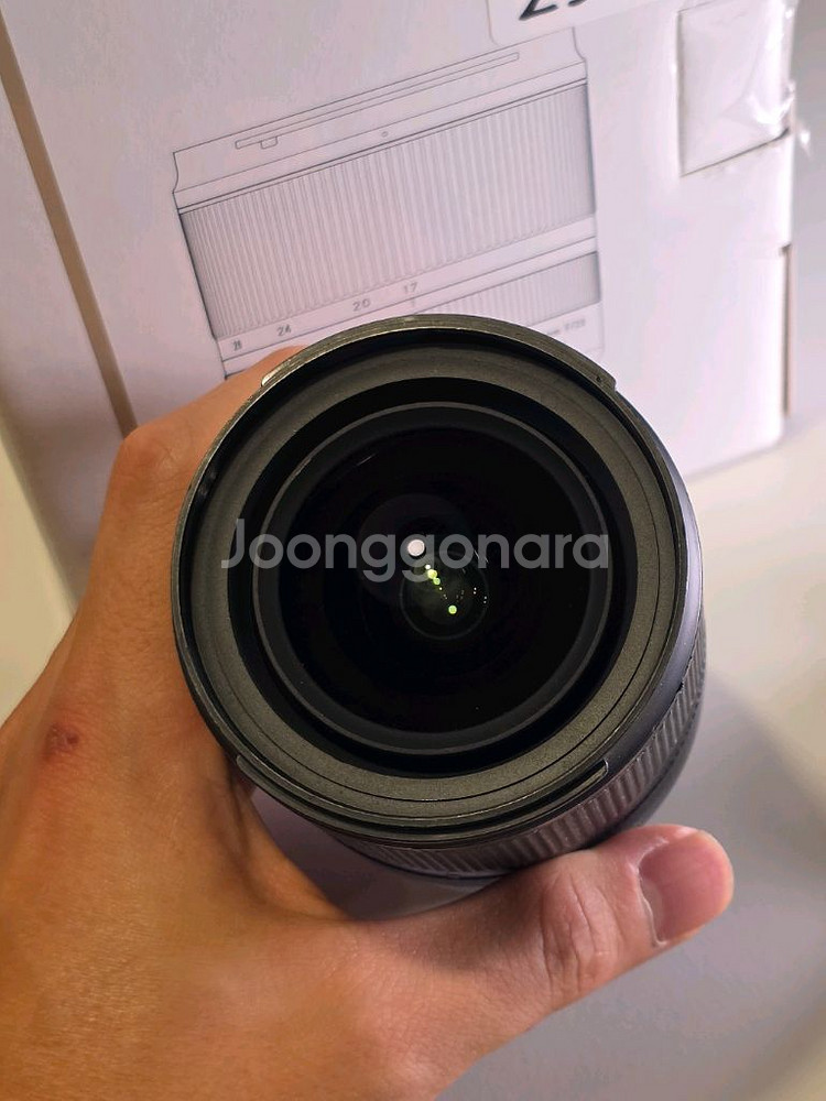 탐론 17-28mm F2.8 렌즈 판매합니다--2