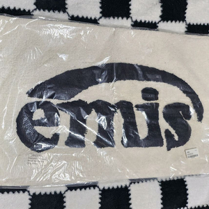 이미스 emis 러그