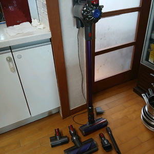 다이슨 무선 청소기 V8